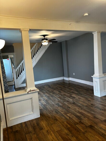 Building Photo - 1518 Meylert Ave