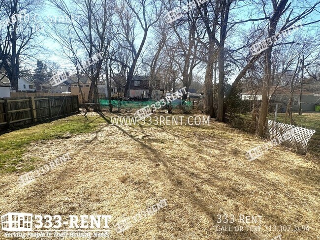Building Photo - 610 C. Street-