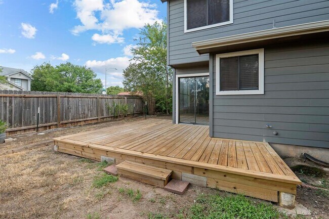 Building Photo - 2304 Klattenhoff Dr