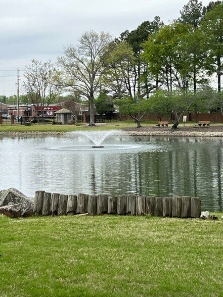 Lake View - 6672 Pondside Cir