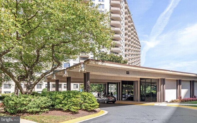 Building Photo - 5225 Pooks Hill Rd
