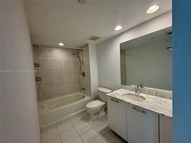 Building Photo - 951 Brickell Ave