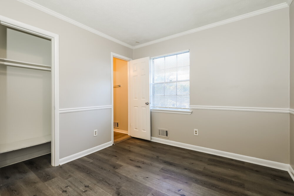 Building Photo - 9105 Homewood Dr