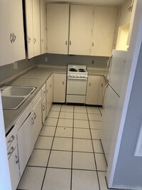 Building Photo - 2221 20th Ave