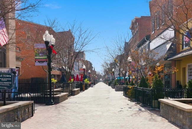 Building Photo - 105 N Loudoun St