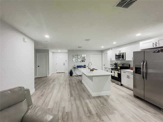 Building Photo - 1590 West Pkwy