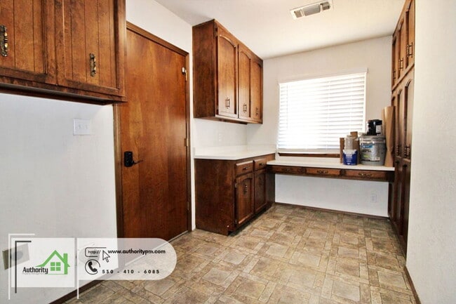 Building Photo - 20231 Margarita Ct E