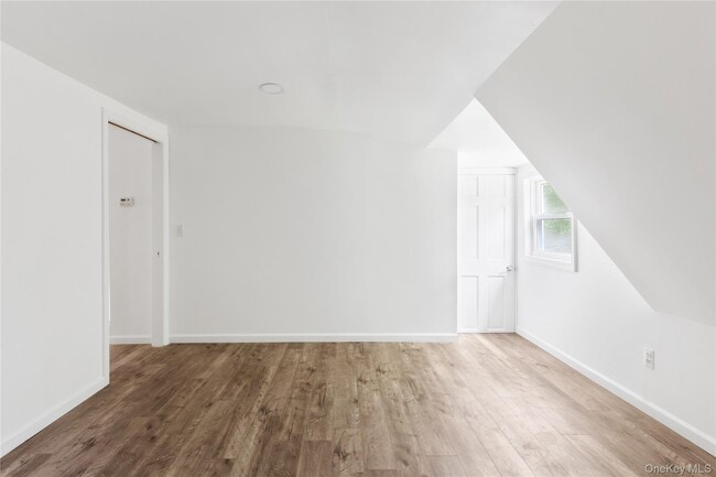 Building Photo - 110 E Bartlett Rd