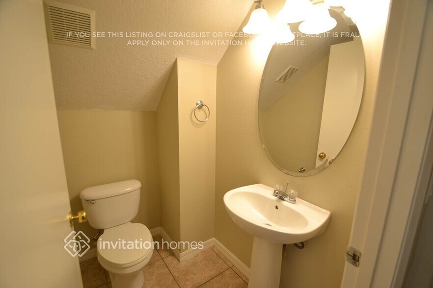 Building Photo - 2159 Heathwood Cir