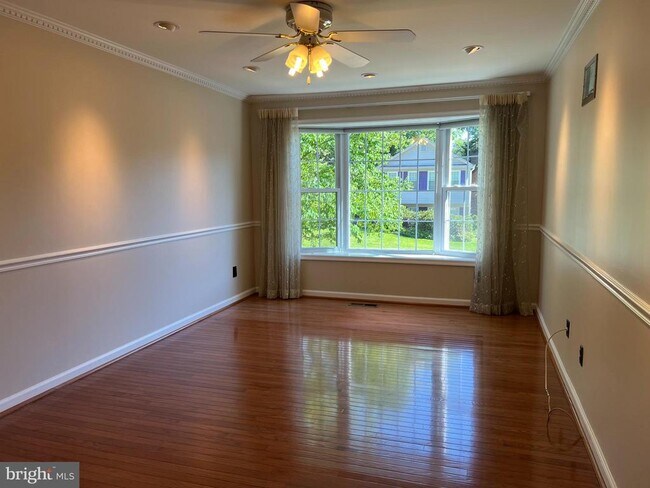Building Photo - 9502 Tregaron Pl