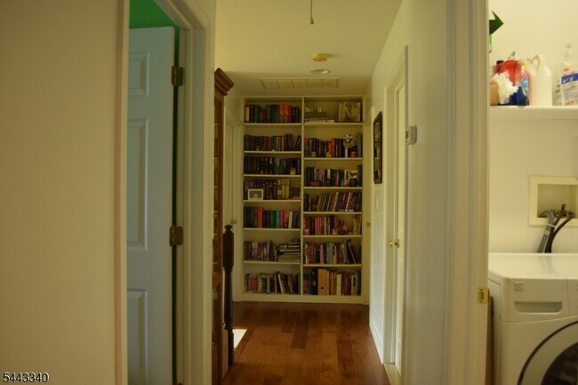 Building Photo - 25 Haddon Rd