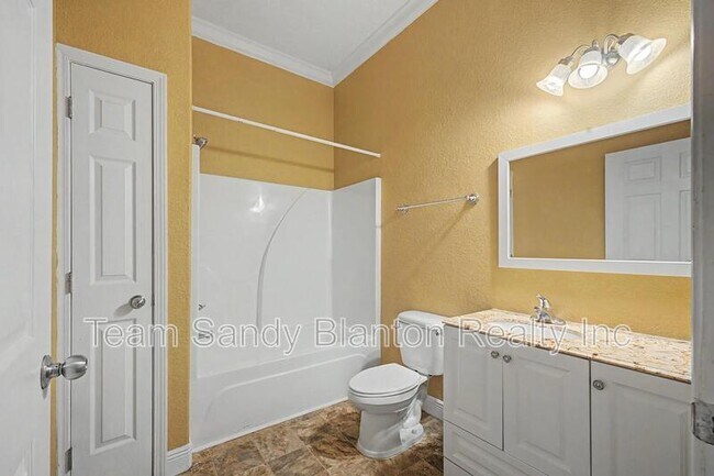 Building Photo - 542 S 72nd Ave