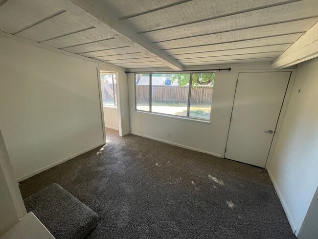 Building Photo - 3 Bedroom Home in Citrus Heights in a Cul ...
