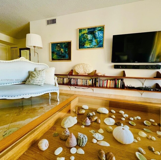 Building Photo - 19877 E Country Club Dr