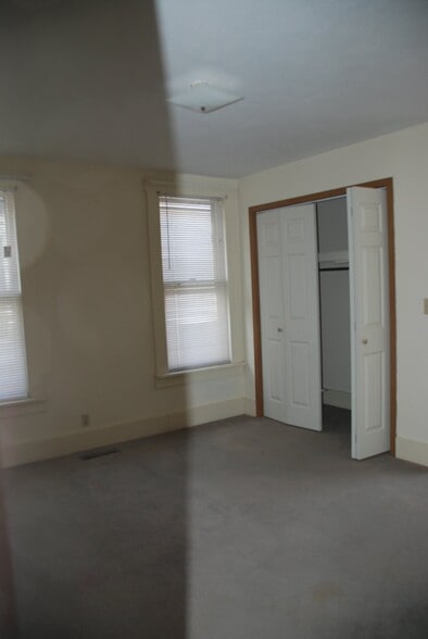 Building Photo - 207 Scammel St