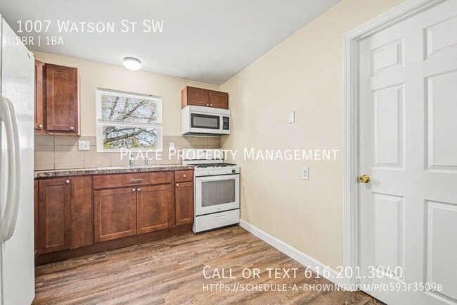 Building Photo - 1007 Watson St SW