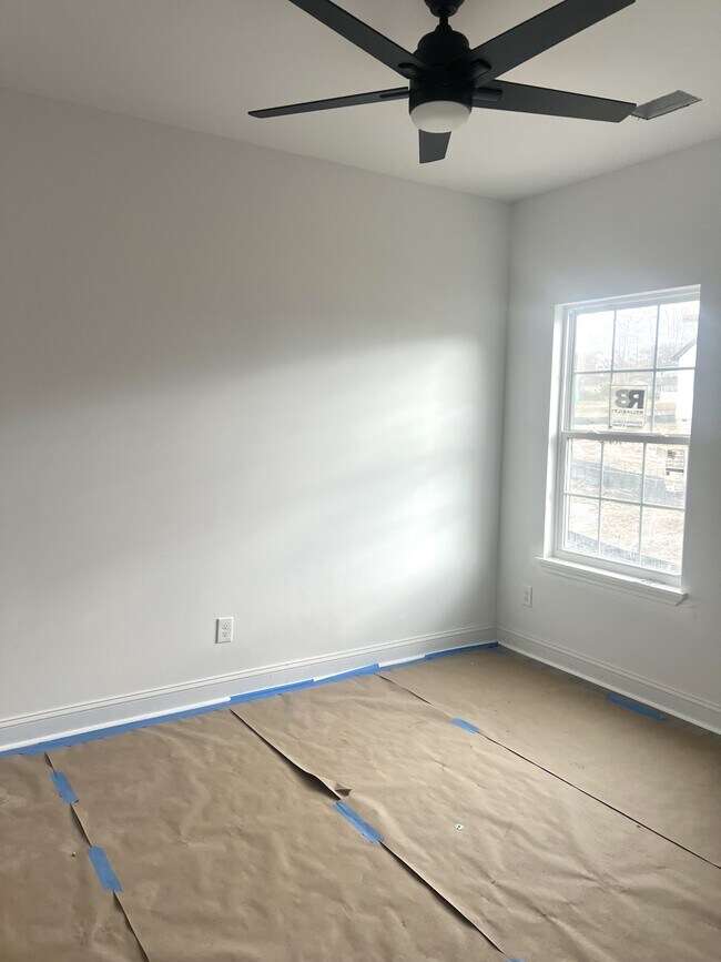 Building Photo - 322 Lincolnshire Square