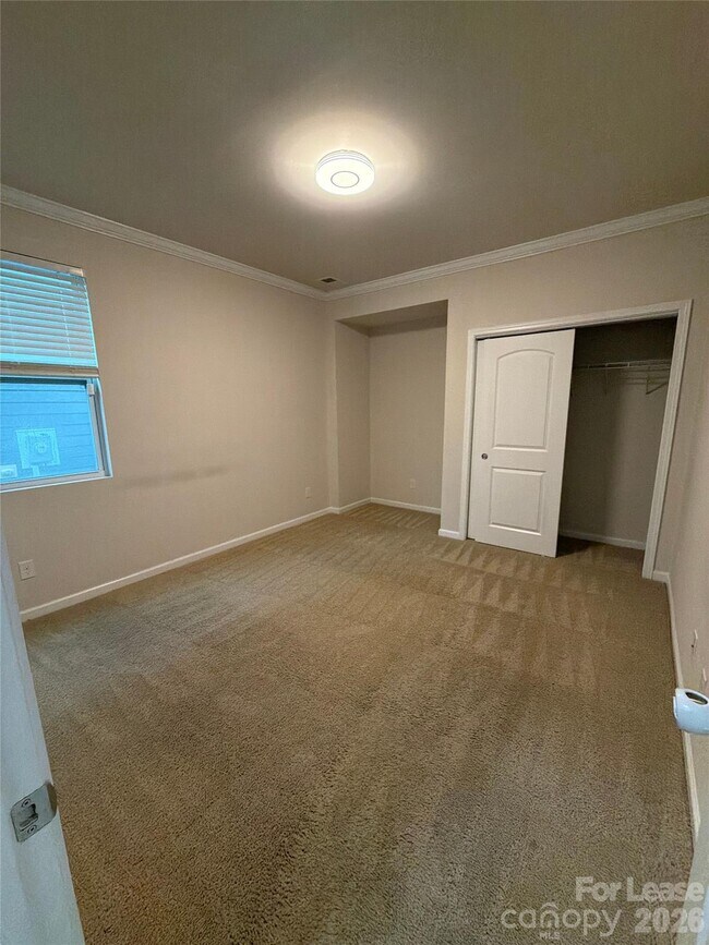 Building Photo - 1008 Fairbrae Ln