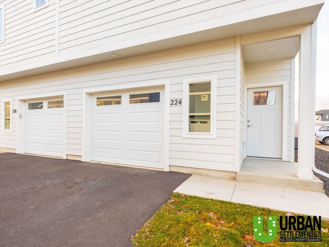 Building Photo - 224 S Woodlawn Rd