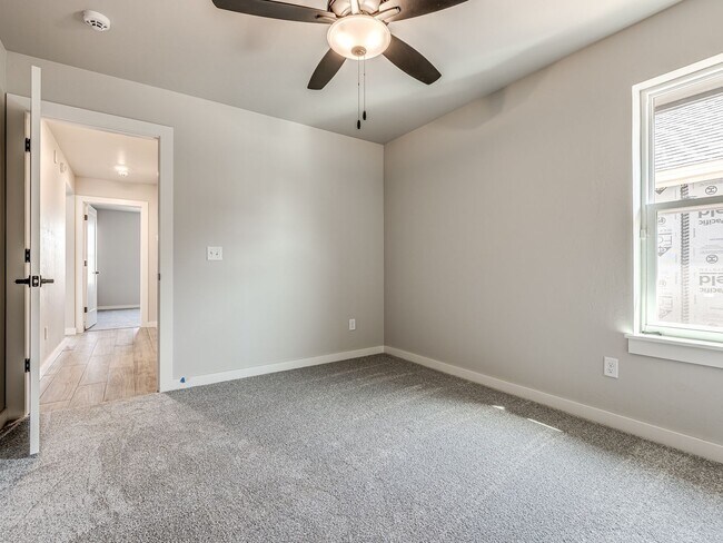 Building Photo - Newer Beautiful home in East Edmond + 4 Be...