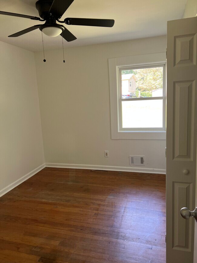 Original rustic hardwood floors - 4454 Roberta Cir