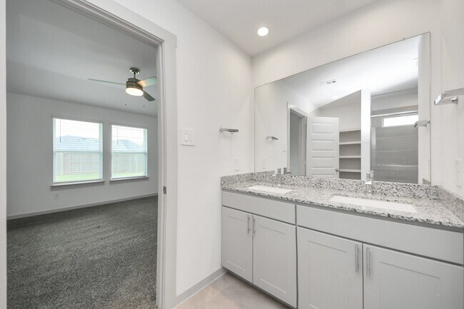 Building Photo - 4911 Pne Hvn Ln