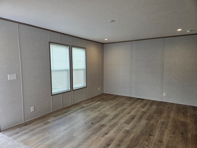 Building Photo - 2121 Panhandle Rd