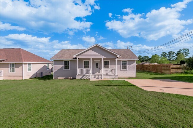 Building Photo - 100 Shorewood Dr