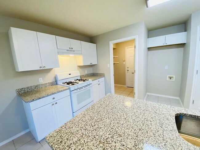 Building Photo - Great Home in Willow Run!