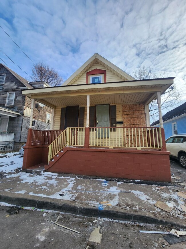 Primary Photo - Three Bedroom Single Family Home!