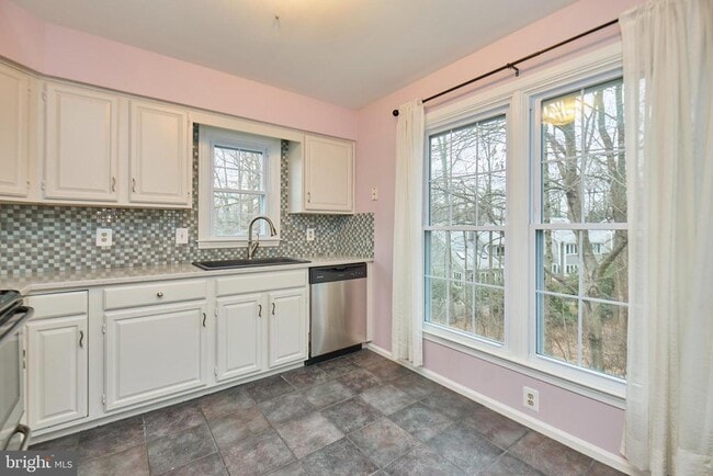 Building Photo - 1565 Church Hill Pl