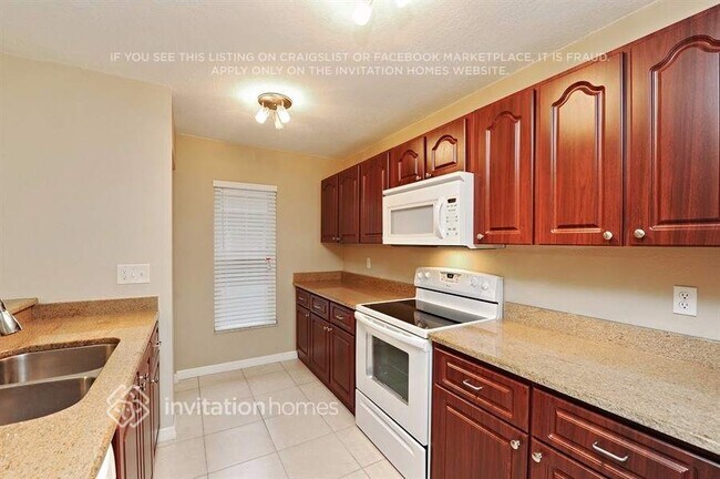 Building Photo - 2013 Green Juniper Ln