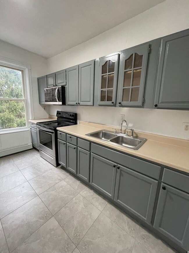 Building Photo - 15 Liberty St