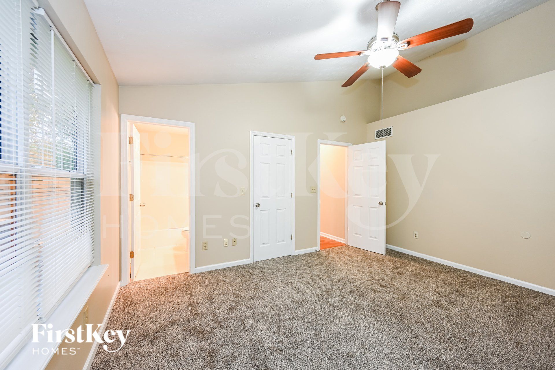 Building Photo - 3 Bobwhite Ct