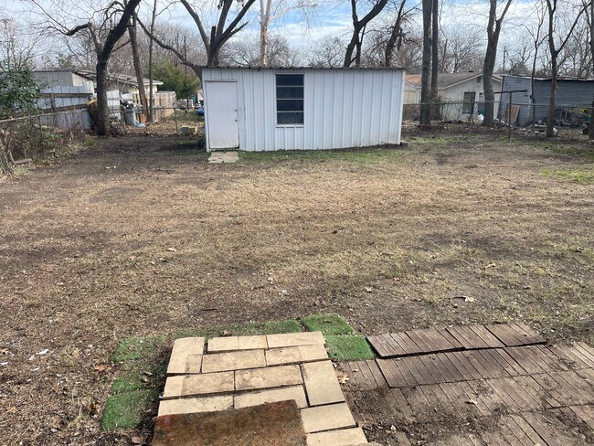 Building Photo - 613 S Andrews Ave