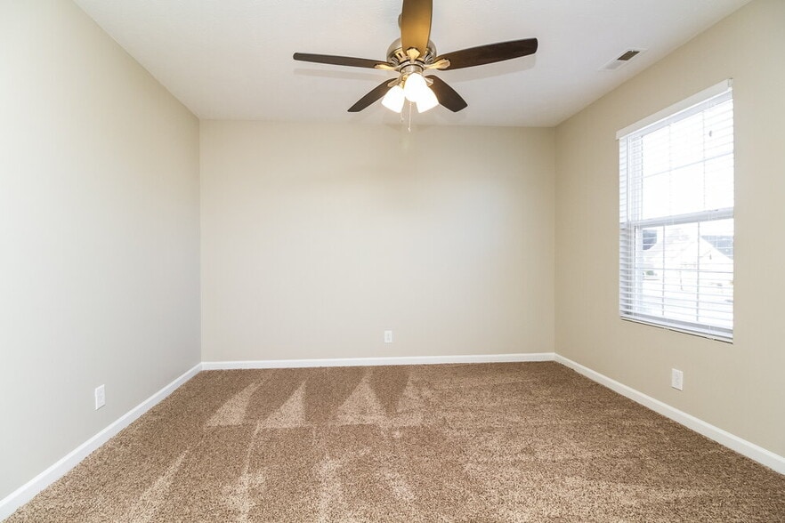 Building Photo - 1449 Westview Dr