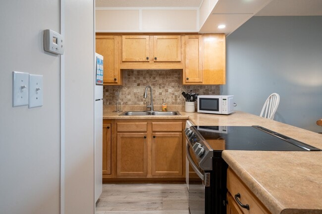 Building Photo - Sea Colony 27B @ 1311 S Lake Park Blvd