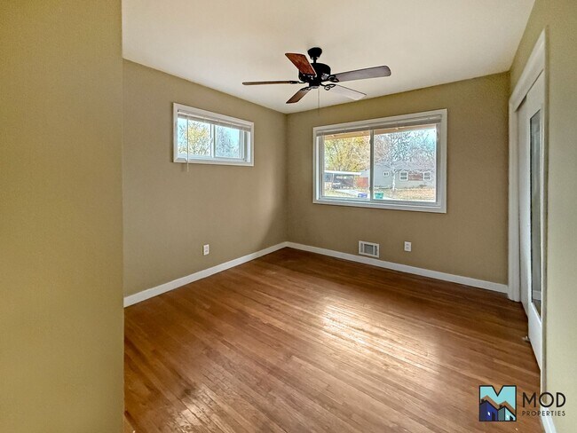 Building Photo - $0 DEPOSIT OPTION!!! CHARMING 3 BED/1 BATH RANCH IN VIRGINIA VILLAGE: HARDWOOD FLOORS, SPACIOUS L...