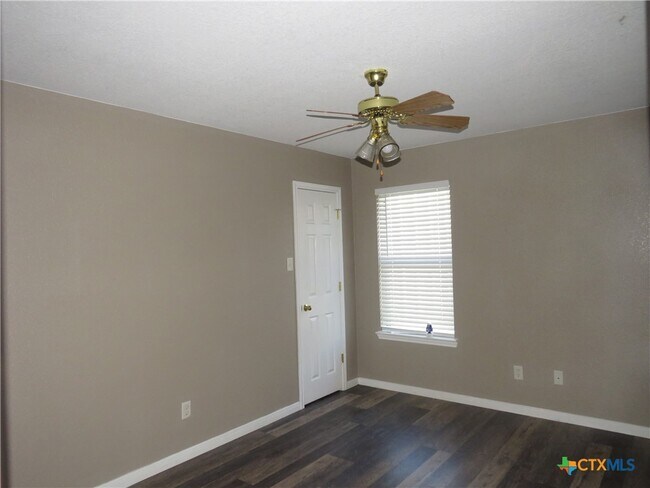 Building Photo - 3007 Dannen Ct