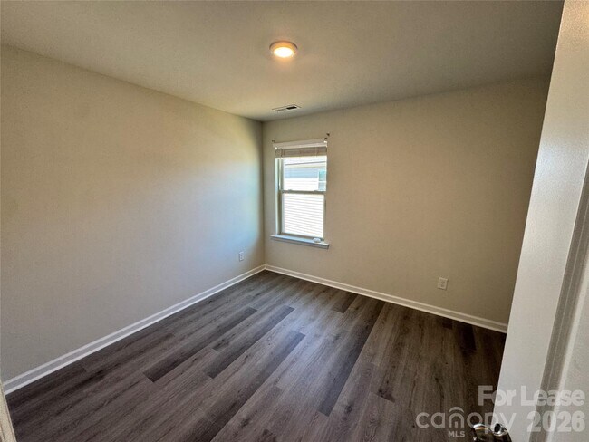 Building Photo - 1011 Maylen Trce