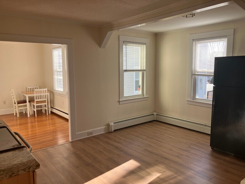 Building Photo - 18 Church St