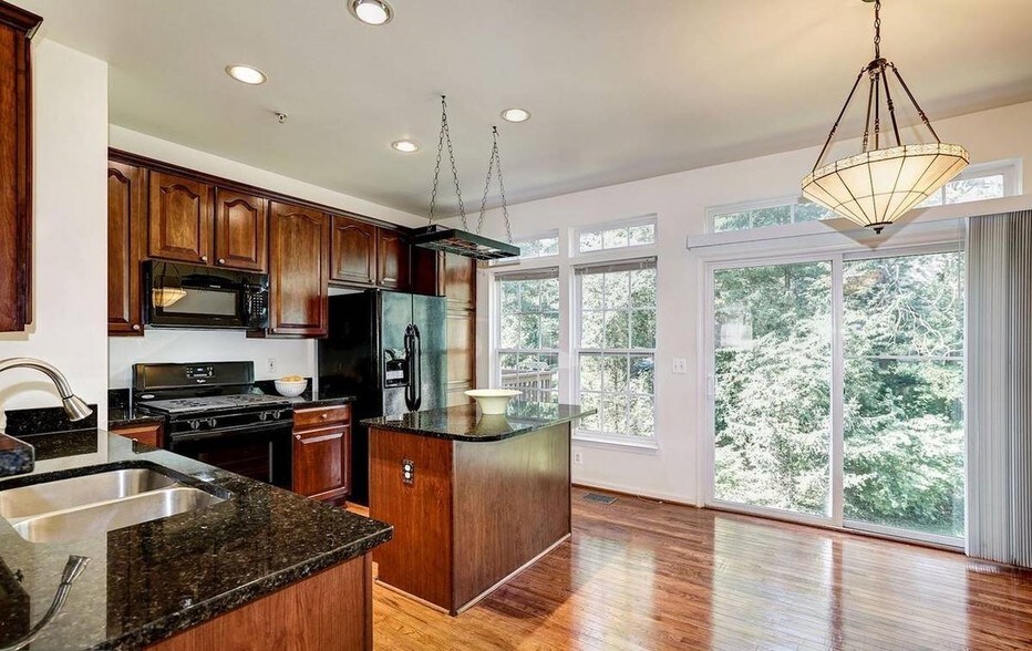 Building Photo - 2987 Huntington Grove Square