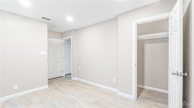 Building Photo - 12 E Toronto Ave