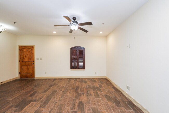 Building Photo - 8216 Casa Verde Rd