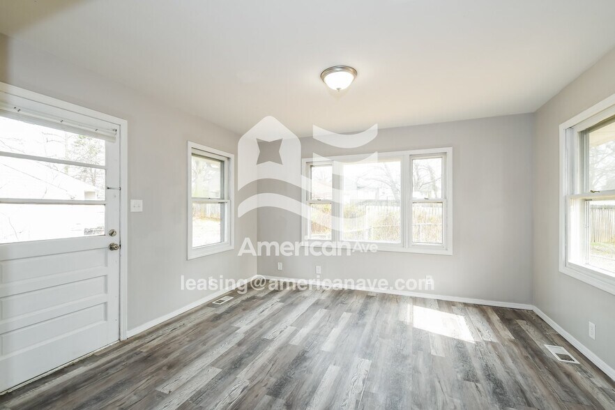 Building Photo - 263 Estridge Rd