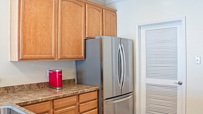 Building Photo - 401 Mahogany Dr