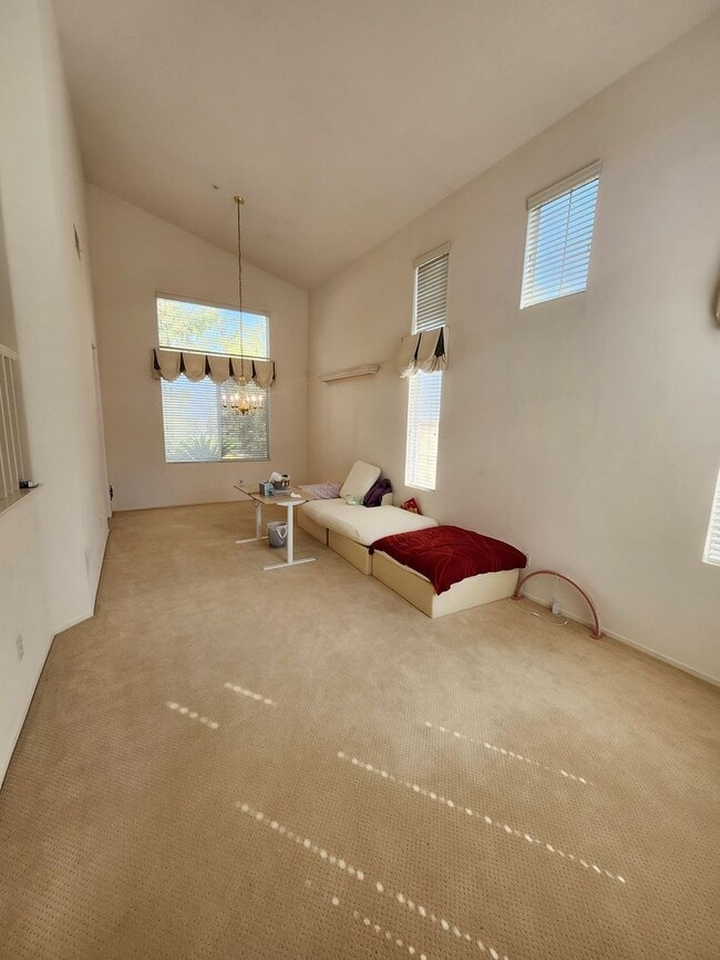 Building Photo - Beautiful two-story in Hunter's Ridge