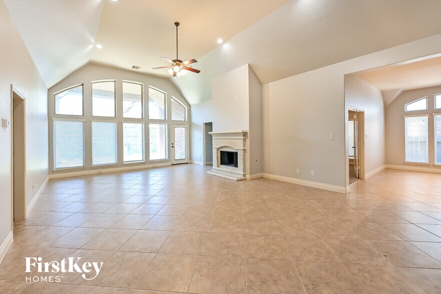 Building Photo - 18631 Minden Oaks Dr