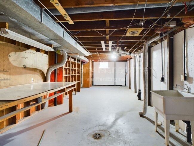 Building Photo - 5012 S Grand Ave
