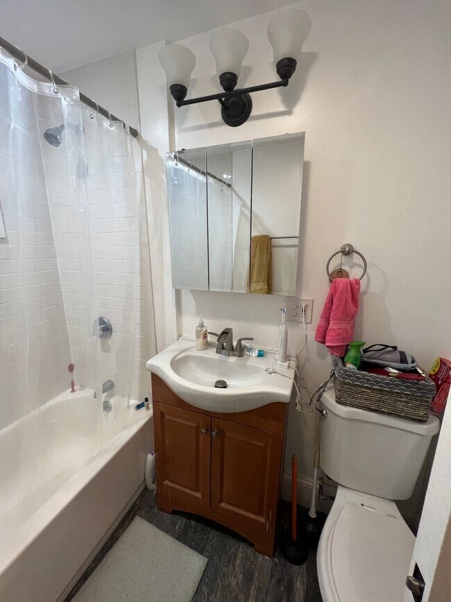 Building Photo - 121 Liberty Rd